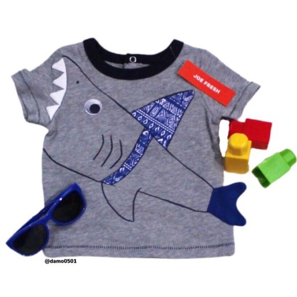 NWT Boys Joe Fresh Gray 3D Shark Fin Graphic Tee - Picture 2 of 8
